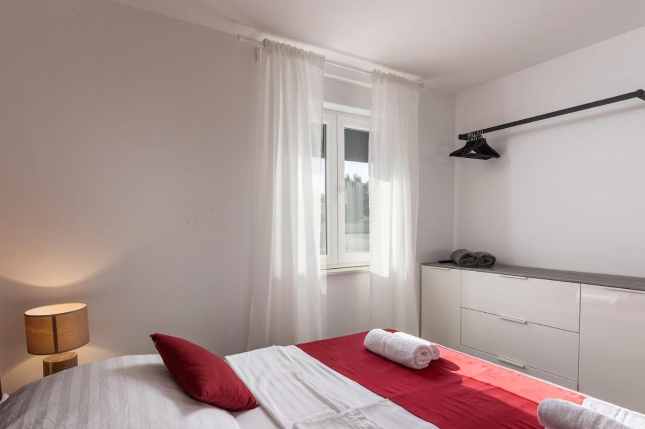Apartments Cesare Nin Eksteriør bilde